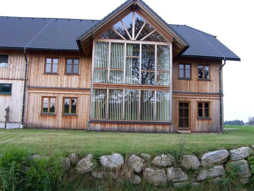 ליבנאו Espi-Stables Ferienhof Esterhammer מראה חיצוני תמונה